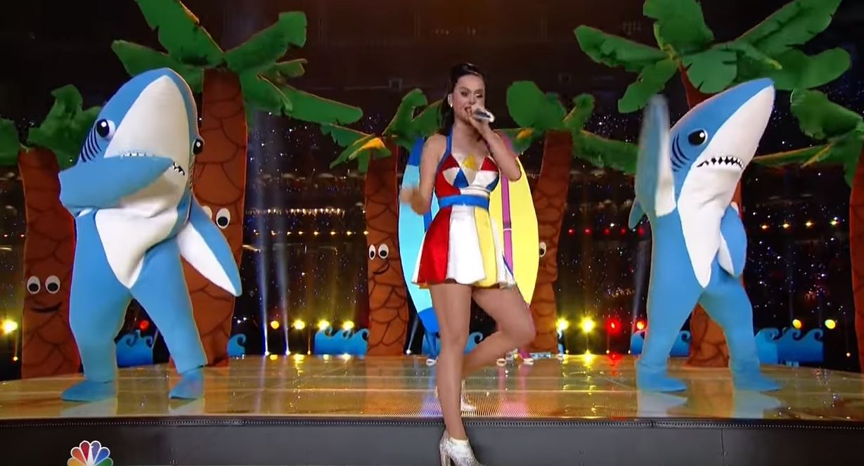 Super Bowl show with left shark
